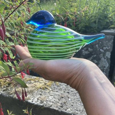Oiseau bleu vert soufflé à la canne